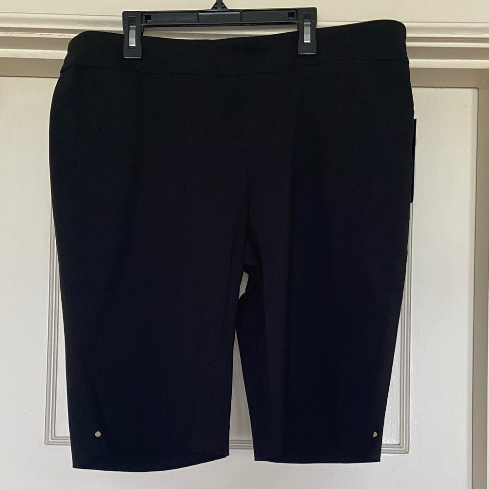 Kim Rogers Women's Black Bermudas